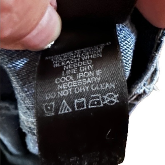 DKNY Cropped Frayed Blue-Jeans, size 8 - Picture 4 of 8